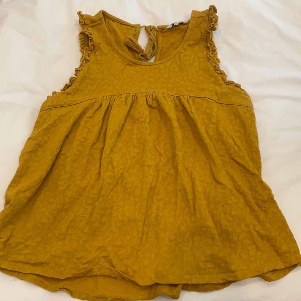 Lucky brand mustard flowy tank size small